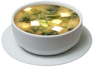 M10. Miso polévka s tofu a mořskými řasami